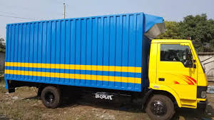 ২০ ফুটি কাভার ট্রাক